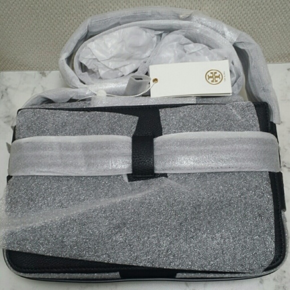 Tory Burch Gemini Link Camera Cross Body Bag - Picture 5 of 7